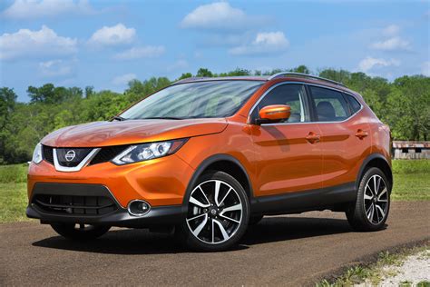 Rogue auto - Nissan Rogue with Automatic Emergency Braking | Nissan USA. 2 Vehicles. / 18 Trims. Electric. (18) (8) Leather Seats. (8) Moonroof. (12) LED Headlights. (18) …